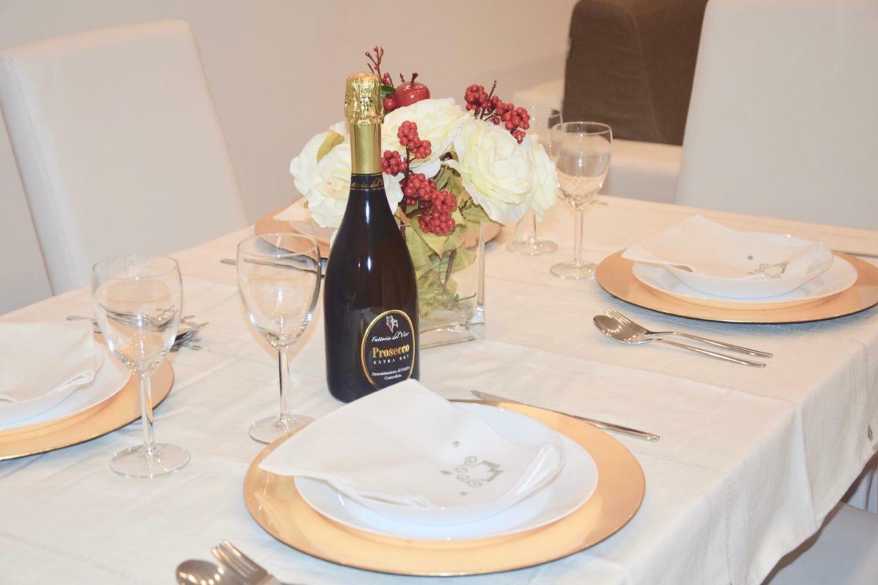 Terrazza San Giovanni Apartment โรม ภายนอก รูปภาพ