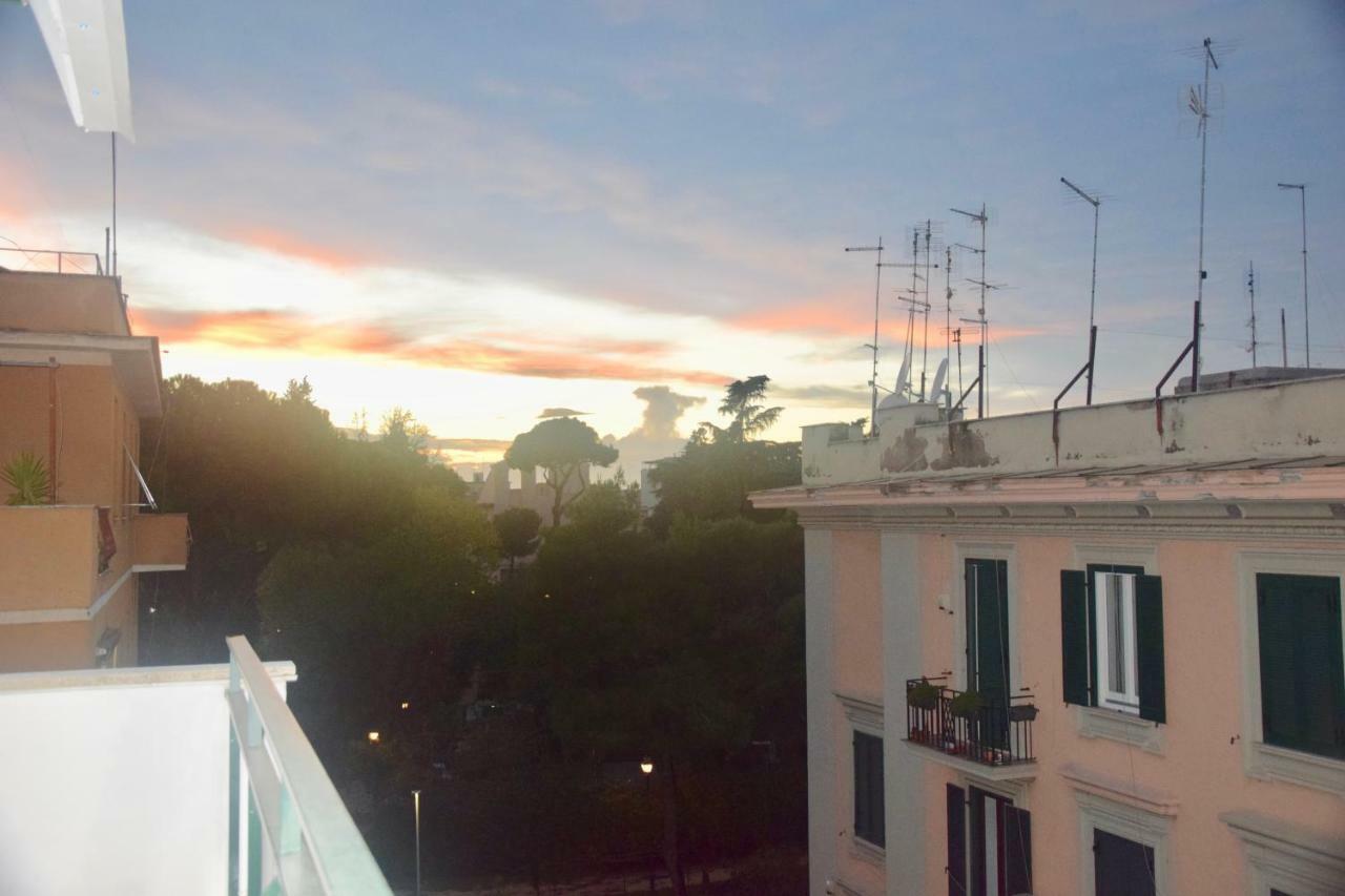 Terrazza San Giovanni Apartment โรม ภายนอก รูปภาพ