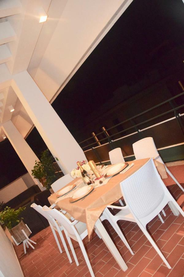 Terrazza San Giovanni Apartment โรม ภายนอก รูปภาพ