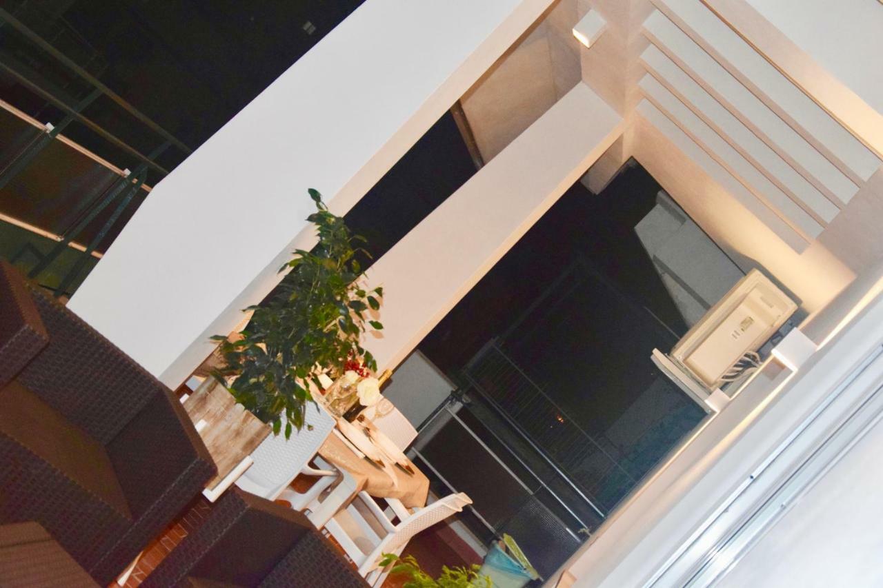 Terrazza San Giovanni Apartment โรม ภายนอก รูปภาพ